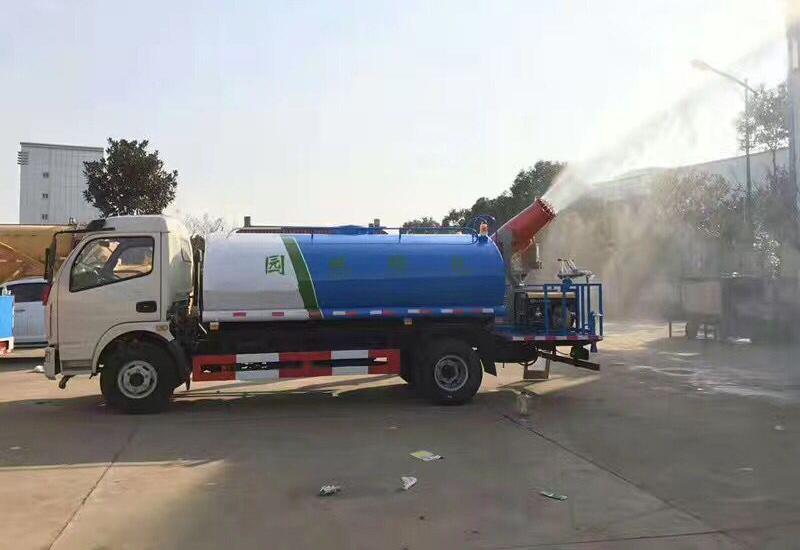 国五东风多利卡D6绿化喷洒车