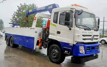 国五东风后双桥一拖一清障车带随车吊