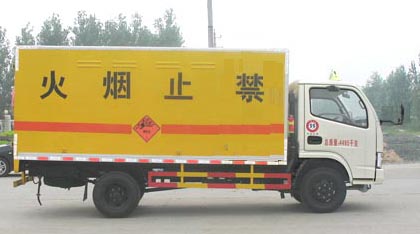 国五东风多利卡D6爆破器材运输车