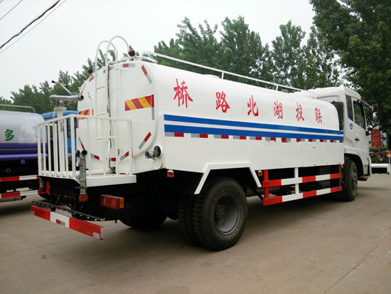 东风天锦8方型清洗车