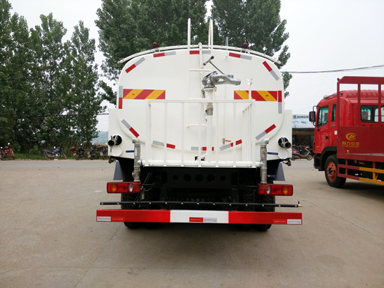 东风天锦8方型清洗车