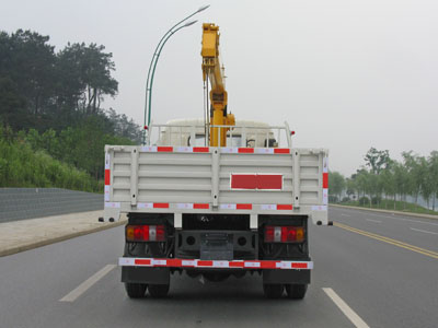 跃进随车起重运输车