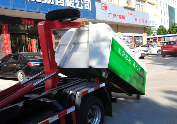 国五凯马车厢可卸式垃圾车