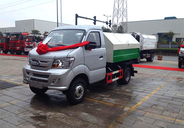 王牌小型3方勾臂垃圾车(国五)
