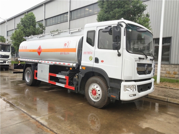 东风新款加油车12立方