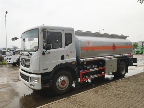 东风新款加油车12立方