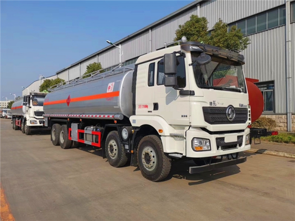 陕汽前四后八运油车28.5立方