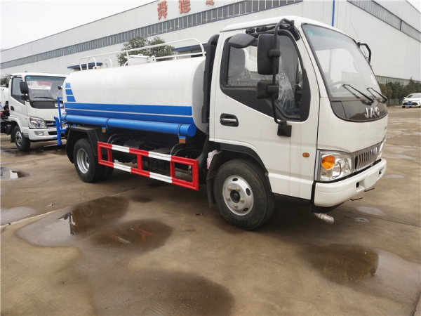 江淮5方洒水车
