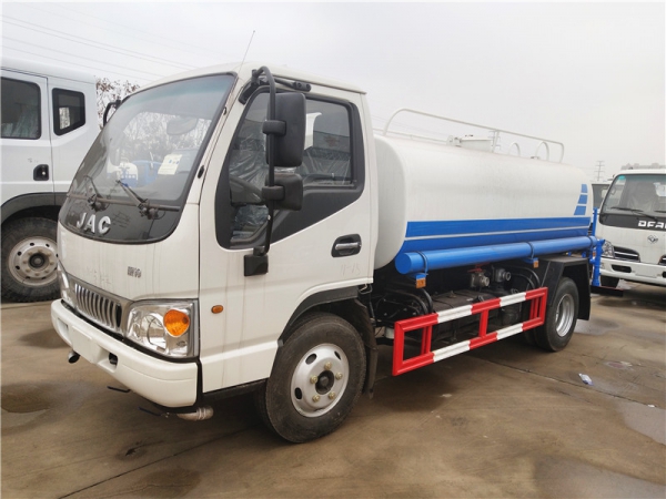 江淮5方洒水车