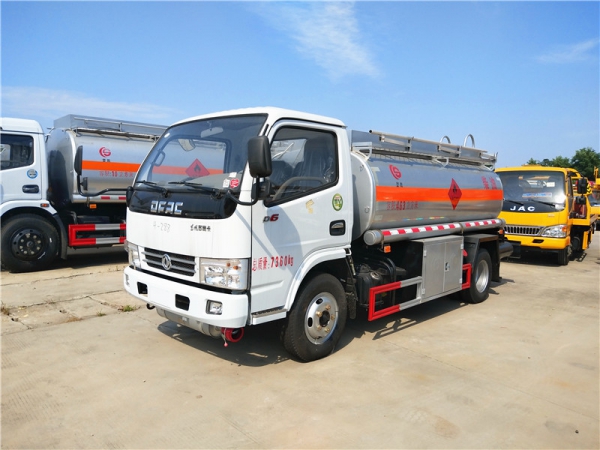 东风多利卡4.63方加油车