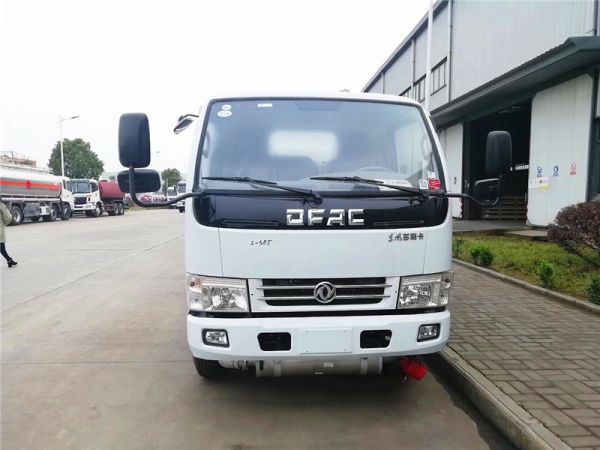 东风多利卡4.63方加油车