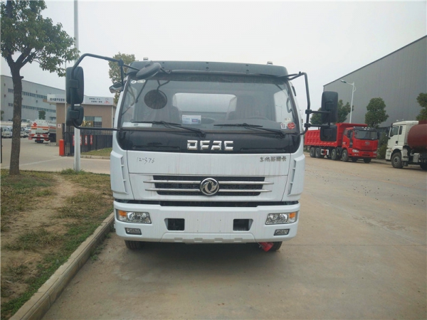 东风多利卡8.09方加油车