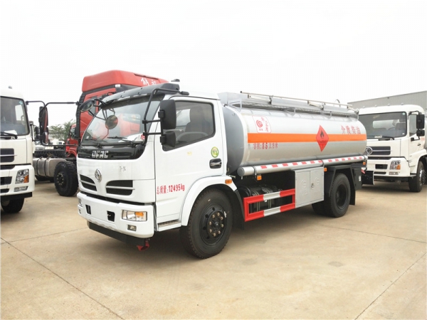 东风多利卡8.6方加油车