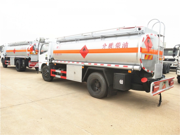 东风多利卡8.6方加油车