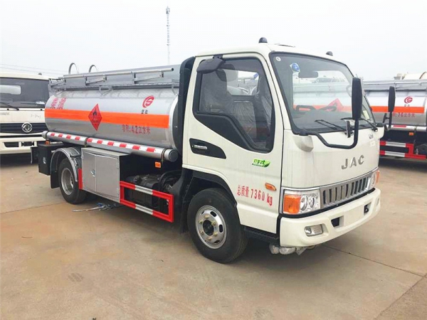 江淮4.2方加油车