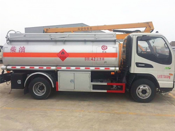 江淮4.2方加油车