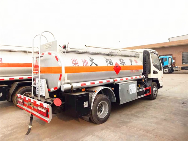 江淮4.2方加油车