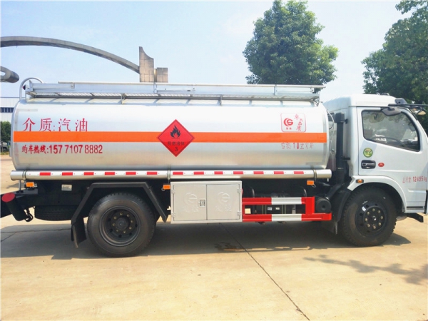 东风多利卡10方加油车