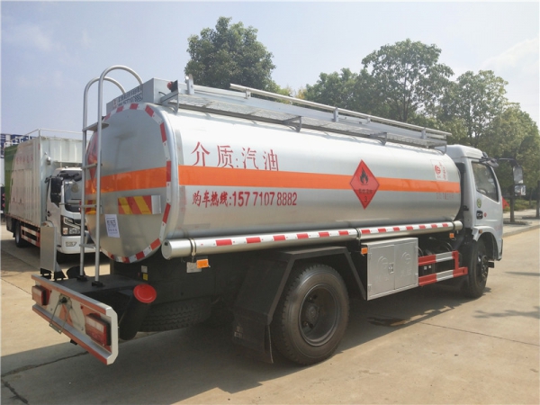 东风多利卡10方加油车