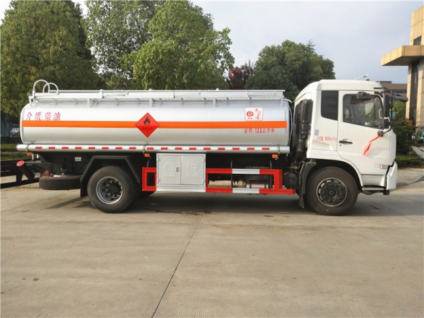 东风天锦12.5方加油车