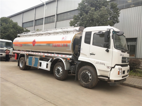 东风天锦19.9方铝合金运油车