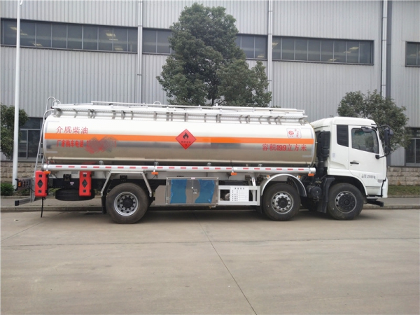 东风天锦19.9方铝合金运油车