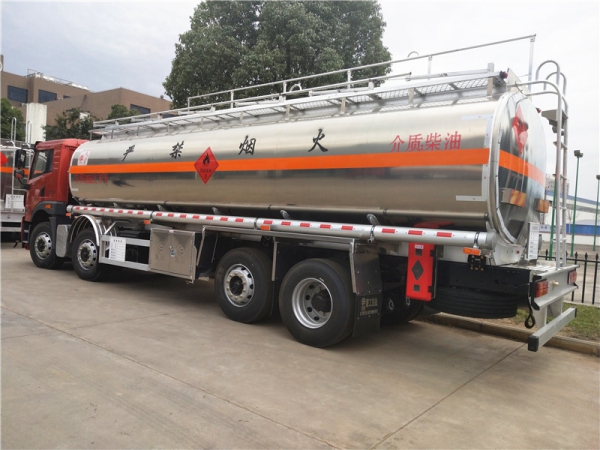 解放悍V25.5方铝合金油车