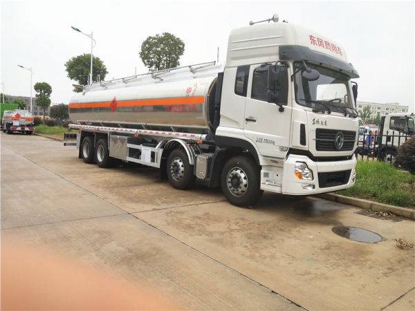 东风天龙27.5方铝合金运油车