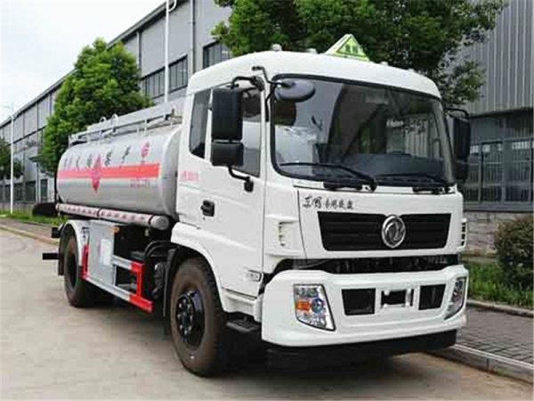 东风专底13方加油车