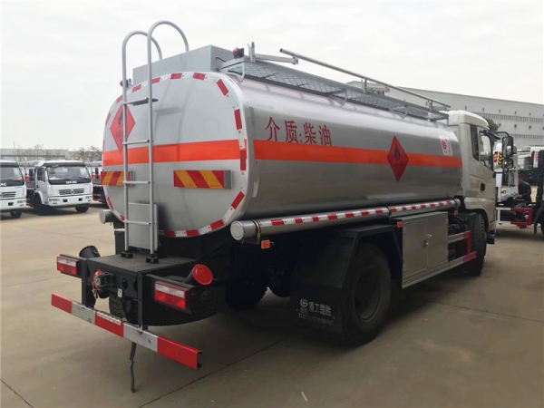 东风专底13方加油车