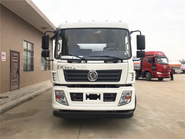 东风专底13方加油车