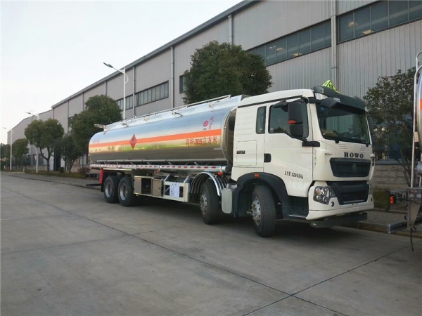 重汽豪沃30.5方铝合金油车