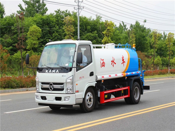 凯马5方洒水车