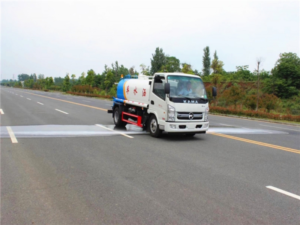 凯马5方洒水车