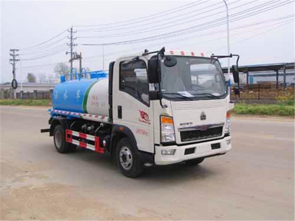 重汽5方洒水车