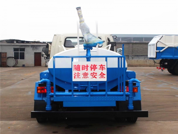 凯马蓝牌2吨洒水车