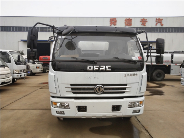 东风多利卡10方洒水车