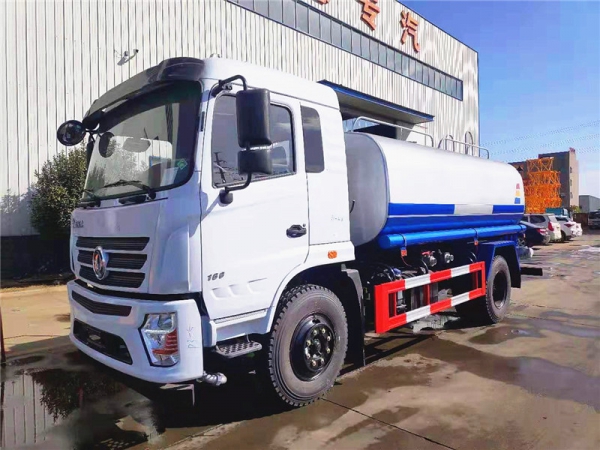 东风专底12方洒水车