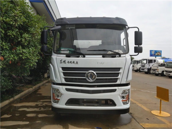 东风专底12方洒水车