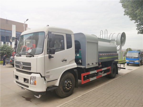 东风天锦抑尘车