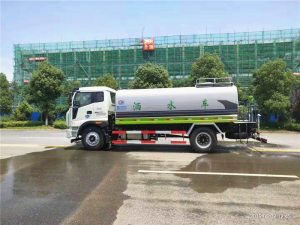 福田瑞沃12方洒水车