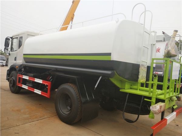 东风华神12方洒水车