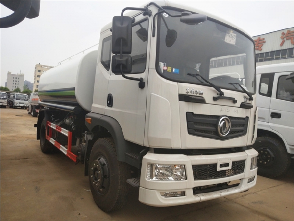 东风华神12方洒水车