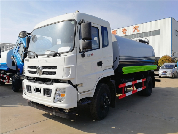 东风御虎12方洒水车