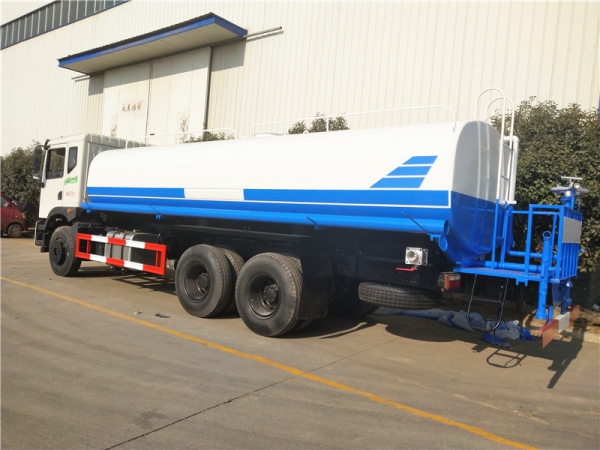 东风后双桥20方洒水车