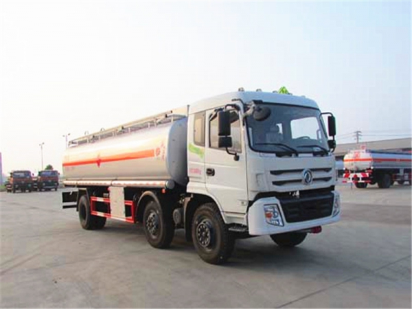 东风特商前四后四运油车