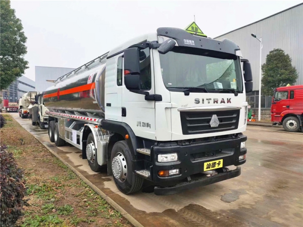 重汽汕德卡30.4方铝合金油车