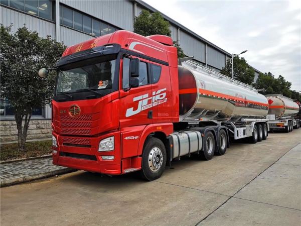 解放JH6鹅颈半挂46.2立方