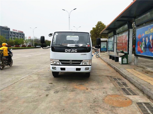 东风多利卡2.46方蓝牌供液车