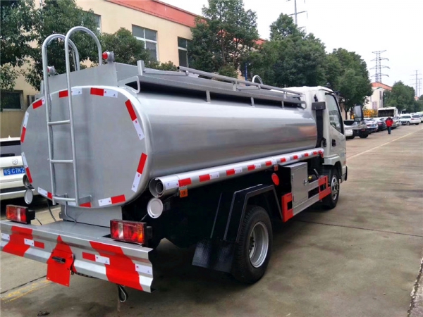 凯马2.48方蓝牌供液车